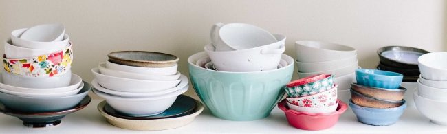 Bunte Bowls für eine gesunde Ernährung und einen aktiven Lebensstil.