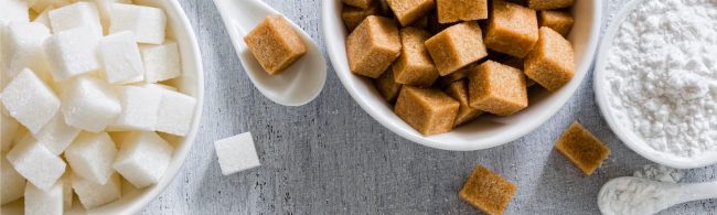 Würfelzucker und Puderzucker für gesunde Fitnessernährung.