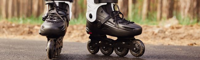 Inline-Skates für ein aktives Fitnessleben auf Asphalt.